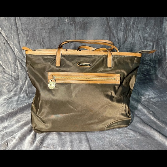 Michael Kors Kempton nylon tote - Picture 2 of 4